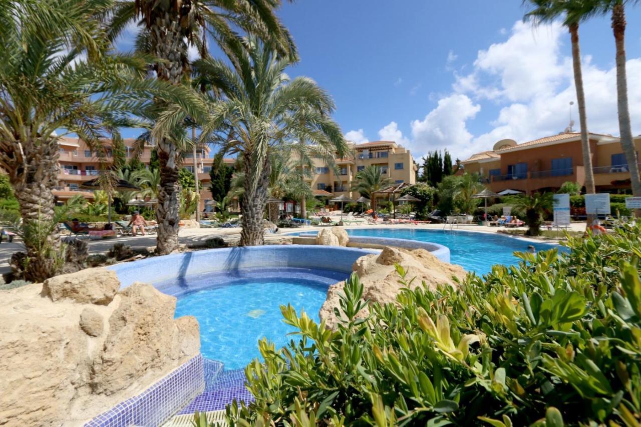 Limnaria Gardens Two Bedroom Apartment With Balcony Paphos Buitenkant foto