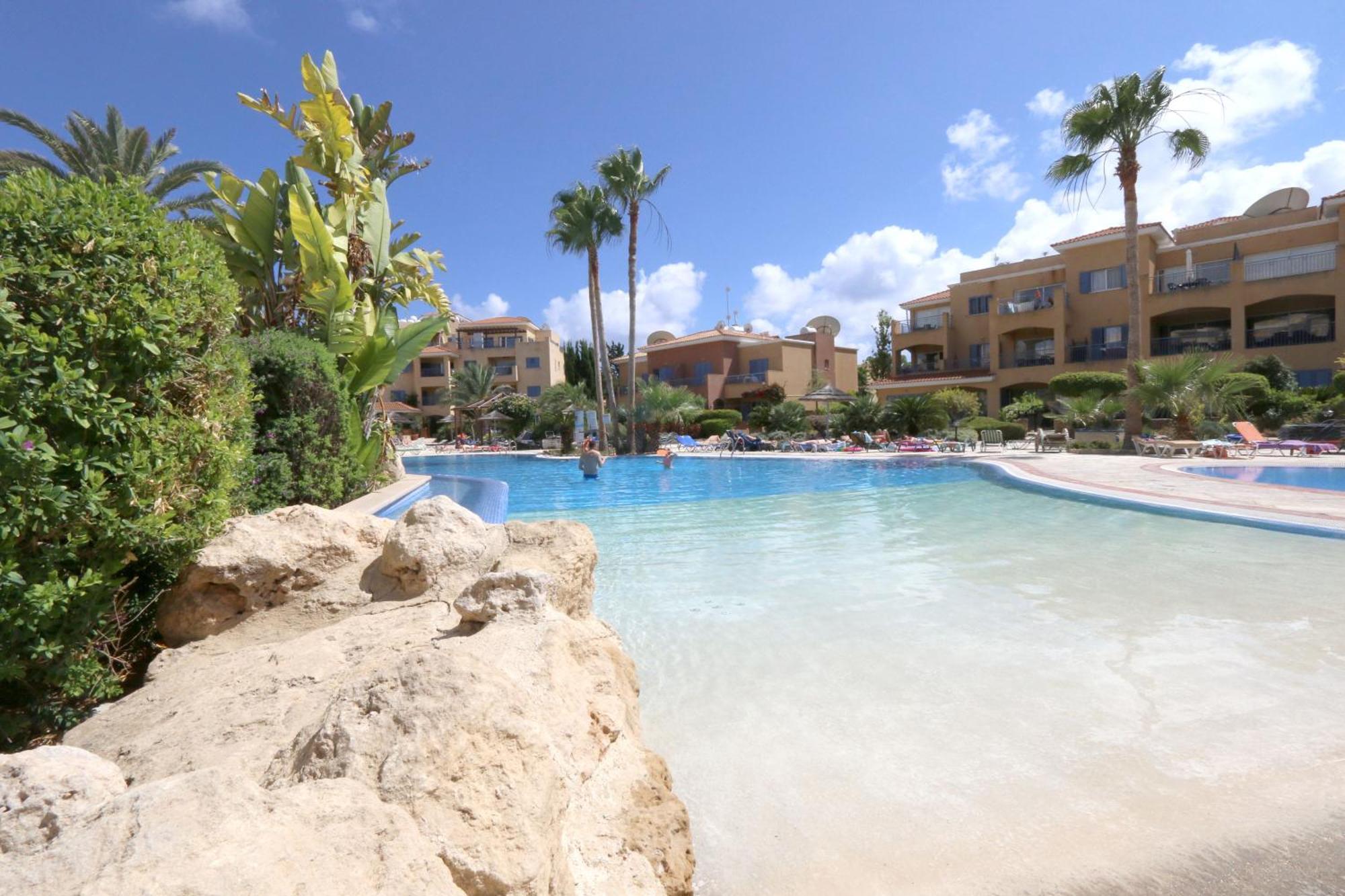 Limnaria Gardens Two Bedroom Apartment With Balcony Paphos Buitenkant foto
